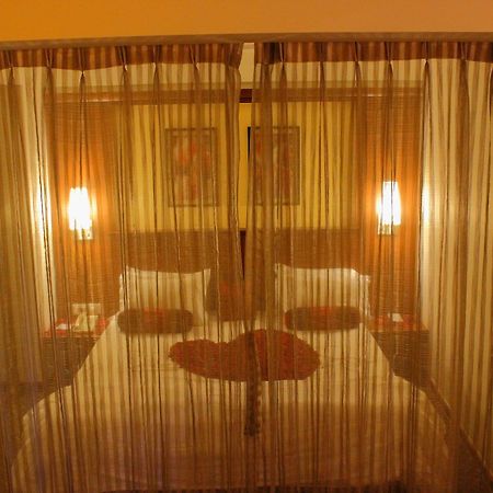 Hotel Skylon Ahmedabad Ngoại thất bức ảnh