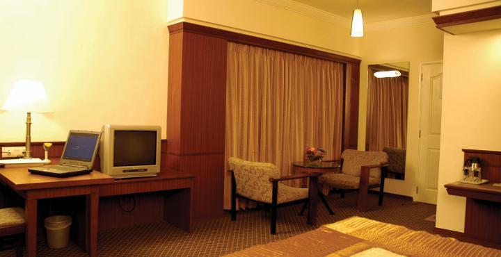 Hotel Skylon Ahmedabad Ngoại thất bức ảnh