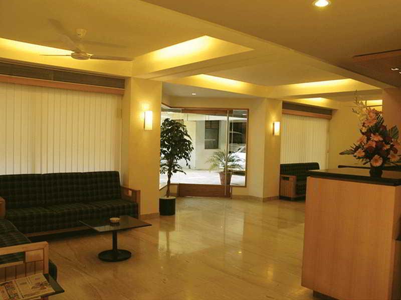 Hotel Skylon Ahmedabad Ngoại thất bức ảnh