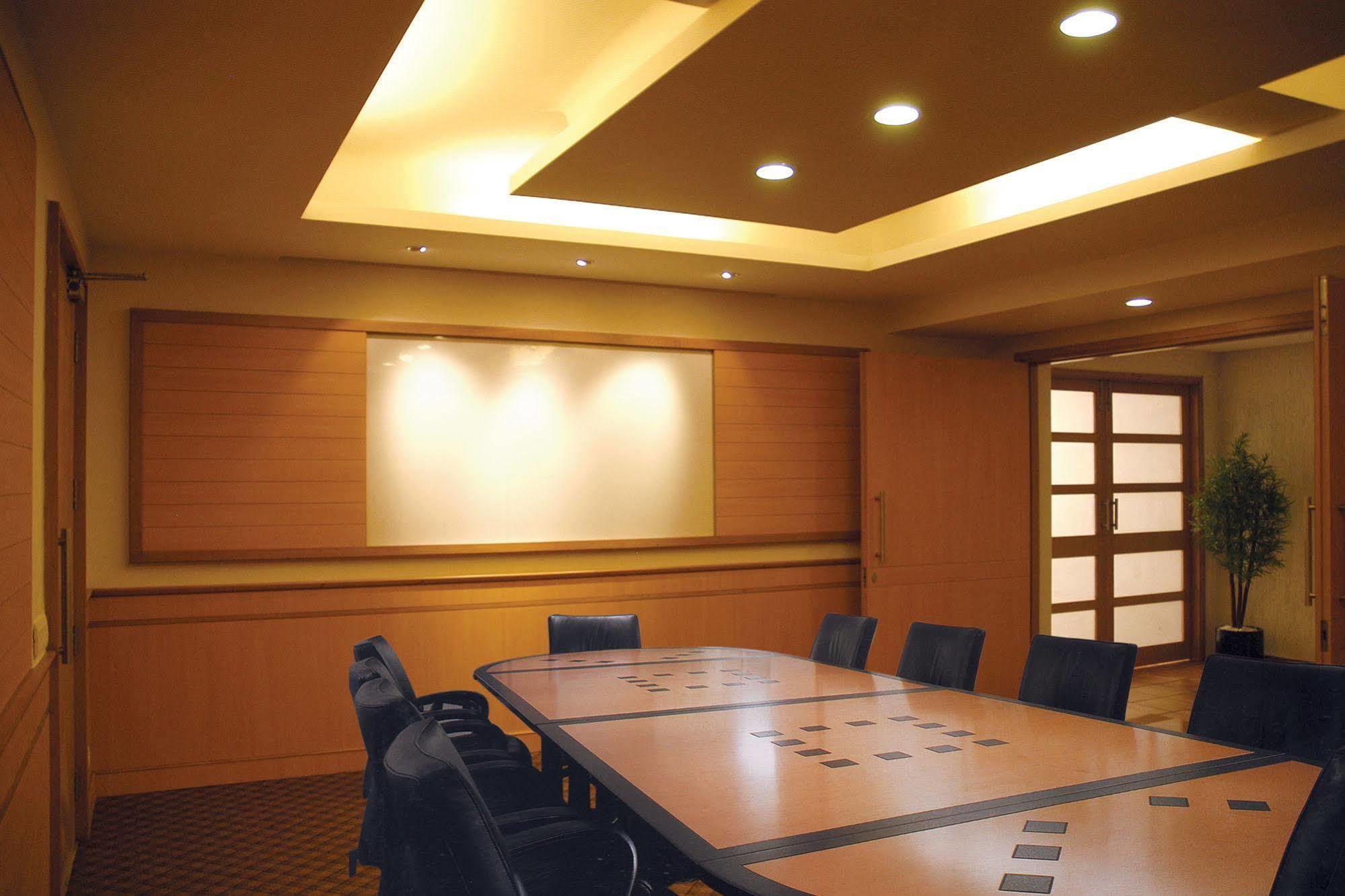 Hotel Skylon Ahmedabad Ngoại thất bức ảnh